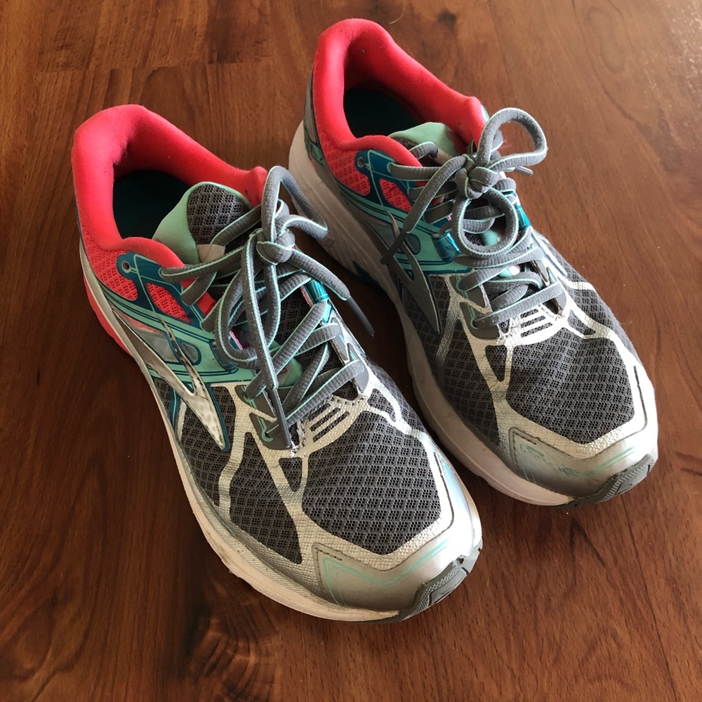 Brooks Ravenna 7 - women’s size 8